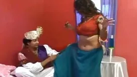 পুরানো-বালিকা কচি চু ...