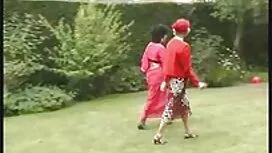মেয়ে হিজড়া, ভাই বো ...