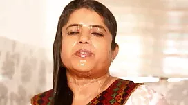 ড্যানিম লাল ছোট বোনক ...