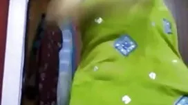 গোপনীয়তা মামিকে চুদ ...